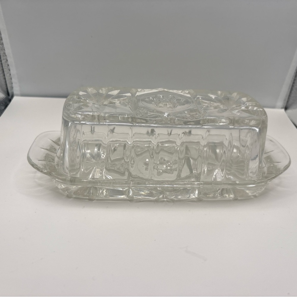 ANTIQUE ANCHOR HOCKING CLEAR PRESCUT GLASS COVERED BUTTER DISH STAR DESIGN 3B